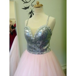 Marizu fashion světle růžové maturitní, plesové, společenské šaty na tenké ramínka bohatě zdobené kamínky