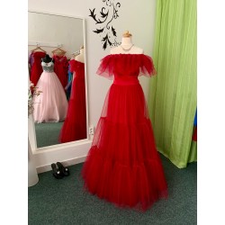 Marizu fashion červené tylové maturitní, plesové, společenské šaty se spadlými rameny