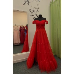 Marizu Fashion nádherné červené tylové šaty s rozparkem a spadlými rameny