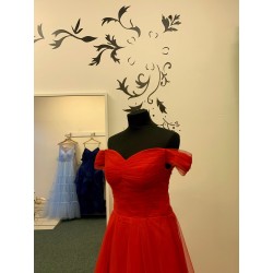 Marizu Fashion nádherné červené tylové šaty s rozparkem a spadlými rameny