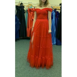 Marizu Fashion nádherné červené tylové šaty s rozparkem a spadlými rameny