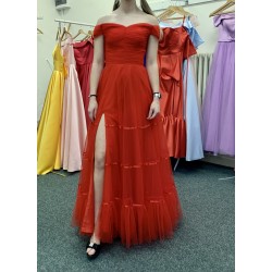 Marizu Fashion nádherné červené tylové šaty s rozparkem a spadlými rameny