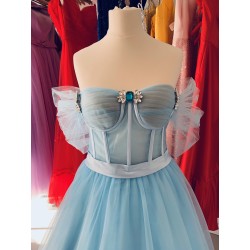 Marizu fashion ledově modré tylové plesové šaty se spadlými rameny