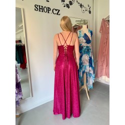 Třpytivé tmavě růžové plesové šaty