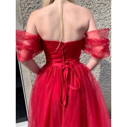 Marizu Fashion nádherné vínově červené tylové šaty s rozparkem a spadlými rameny