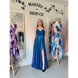 Krásné třpytivé plesové šaty s rozparkem