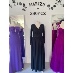 Krásné černé třpytivé plesové společenské šaty s rukávy vhodné pro plnoštíhlou postavu