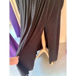 Krásné černé třpytivé plesové společenské šaty s rukávy vhodné pro plnoštíhlou postavu