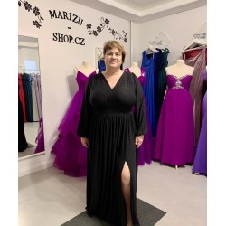 Krásné černé třpytivé plesové společenské šaty s rukávy vhodné pro plnoštíhlou postavu