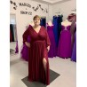 Krásné burgundy třpytivé plesové společenské šaty s rukávy vhodné pro plnoštíhlou postavu