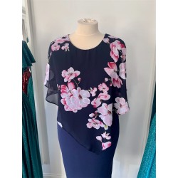 Krásné společenské plus size šaty s květinovým vzorem