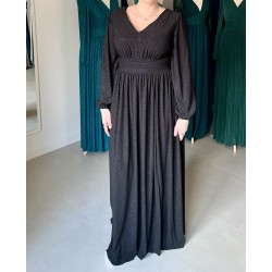 Krásné černé třpytivé plesové společenské šaty s rukávy vhodné pro plnoštíhlou postavu