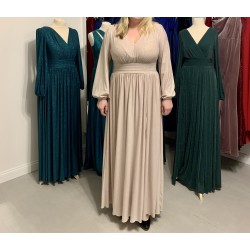 Krásné krémové třpytivé plesové společenské šaty s rukávy vhodné pro plnoštíhlou postavu