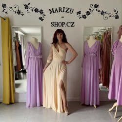 Marizu Fashion krémové plesové společenské šaty s rukávem