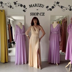 Marizu Fashion krémové plesové společenské šaty s rukávem