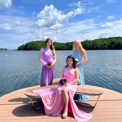 Marizu Fashion světle modré plesové společenské šaty s rukávem