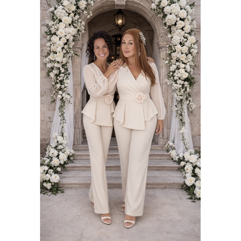 Krémový společenský kalhotový kostým