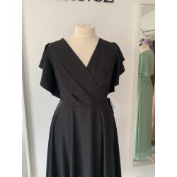 Černé společenské šaty vhodné pro moletky