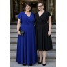 Královské modré dlouhé společenské šaty vhodné pro moletky